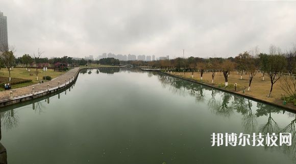 鄞州職業(yè)教育中心學(xué)校2020年學(xué)費(fèi)、收費(fèi)多少