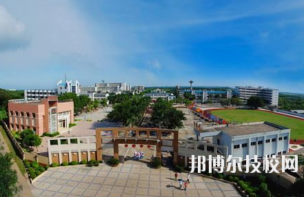 重慶青山工業(yè)技工學(xué)校2020年報名條件、招生要求、招生對象