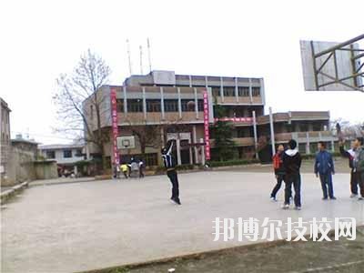 貴州龍里中等職業(yè)學(xué)校2020年報(bào)名條件、招生要求、招生對(duì)象