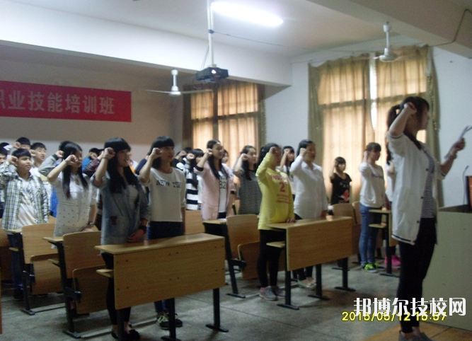 安源區(qū)職業(yè)中等專業(yè)學(xué)校2020年報(bào)名條件、招生要求、招生對象