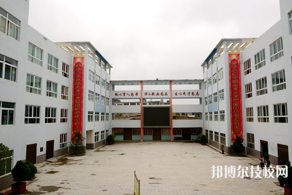 廣安渝工職業(yè)技術(shù)學校2020年招生簡章
