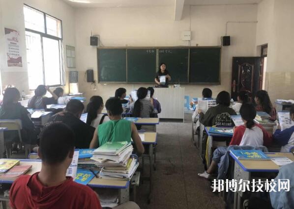 安順機械工業(yè)學(xué)校2020年報名條件、招生要求、招生對象