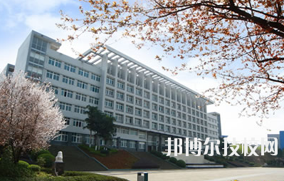 重慶三峽衛(wèi)生學(xué)校2020年報(bào)名條件、招生要求、招生對象