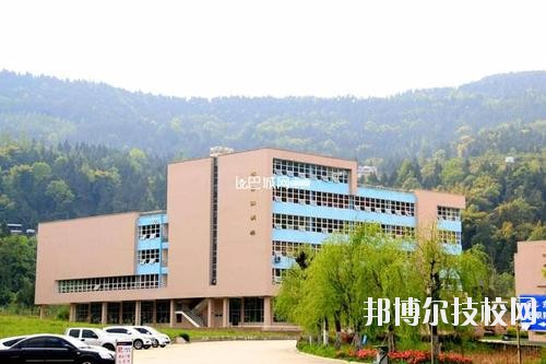 巴中市信息技術(shù)學校網(wǎng)站網(wǎng)址