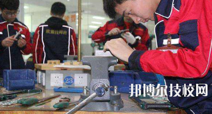 蘭州電子工業(yè)學校2020年學費、收費多少