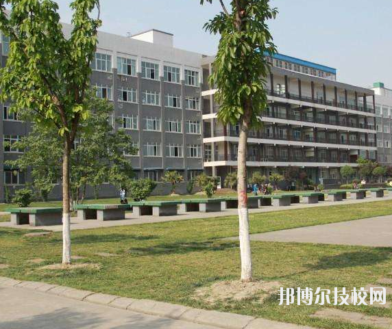 重慶紡織技工學(xué)校2020年報名條件、招生要求、招生對象