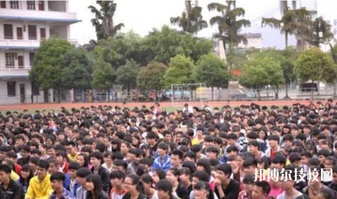 荔波職業(yè)高級中學2020年報名條件、招生要求、招生對象