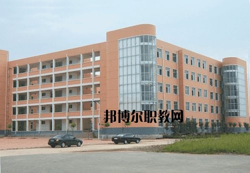 祿勸職業(yè)高級中學2020年報名條件、招生要求、招生對象