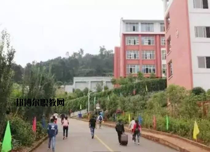 祿勸職業(yè)高級(jí)中學(xué)怎么樣、好不好