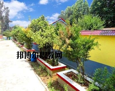 昆明外國語學(xué)校學(xué)費(fèi)、收費(fèi)多少
