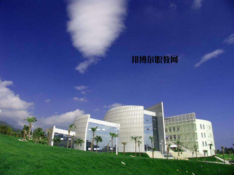 來(lái)鳳中等職業(yè)技術(shù)學(xué)校2020年報(bào)名條件、招生要求、招生對(duì)象