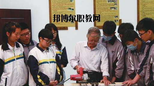 鎮(zhèn)海職教中心2020年報(bào)名條件、招生要求、招生對象