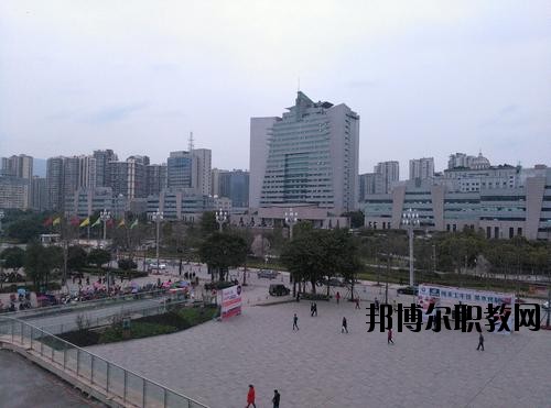 達(dá)州中醫(yī)學(xué)校2020年報名條件、招生要求、招生對象