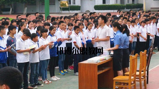 閬中旅游學(xué)校2020年報(bào)名條件、招生要求、招生對象
