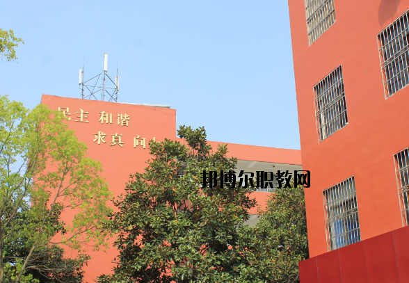 南昌保險(xiǎn)學(xué)校2020年報(bào)名條件、招生要求、招生對象