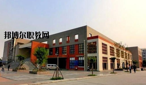 貴陽市經(jīng)濟貿(mào)易中等專業(yè)學校2020年報名條件、招生要求、招生對象