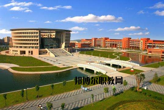 咸寧電子科技學(xué)校2020年報名條件、招生要求、招生對象