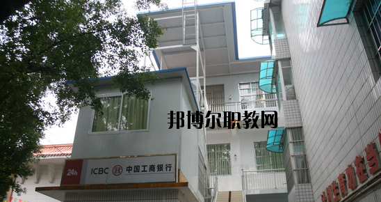 廣西商貿(mào)高級(jí)技工學(xué)校怎么樣、好不好