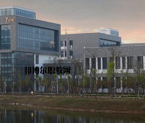 鄭州信息技術學校怎么樣、好不好