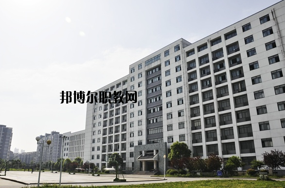 連云港財經(jīng)學校網(wǎng)站網(wǎng)址