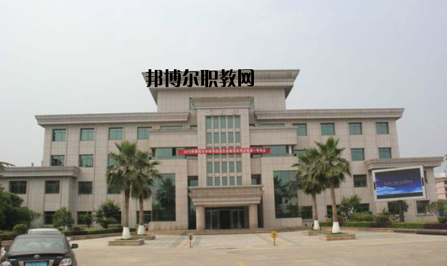南昌第一中等專業(yè)學(xué)校2020年報(bào)名條件、招生要求、招生對象