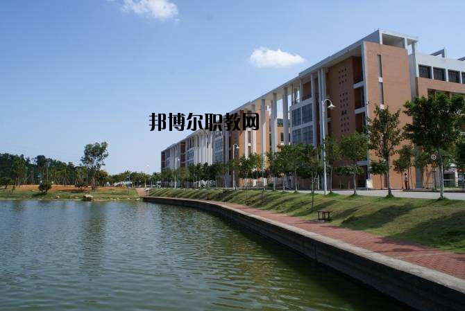 英山理工中等專業(yè)學校怎么樣、好不好