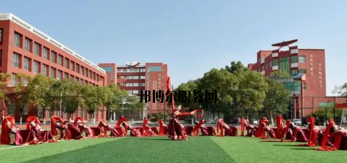 臨川現(xiàn)代教育學(xué)校2020年報名條件、招生要求、招生對象