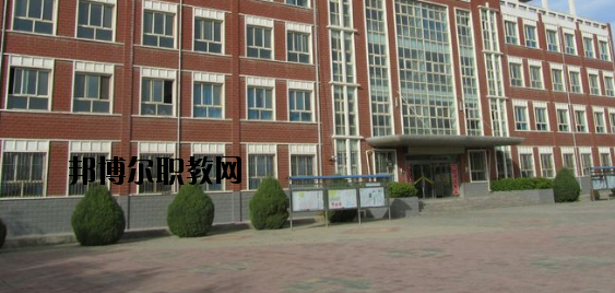 蘭州航空工業(yè)技工學(xué)校2020年報名條件、招生要求、招生對象