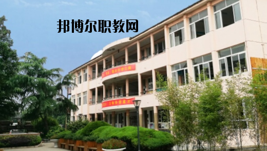 浙江吉利汽車工業(yè)學(xué)校2020年報(bào)名條件、招生要求、招生對(duì)象