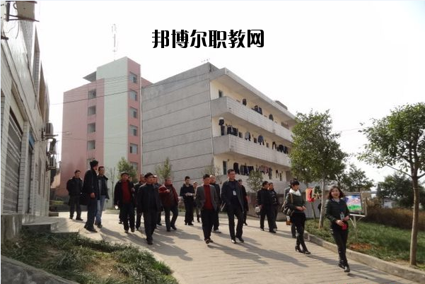 古藺縣大村職業(yè)中學(xué)校2020年報(bào)名條件、招生要求、招生對象