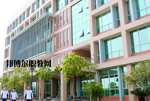 東莞信息技術(shù)學(xué)校2020年報(bào)名條件、招生要求、招生對(duì)象