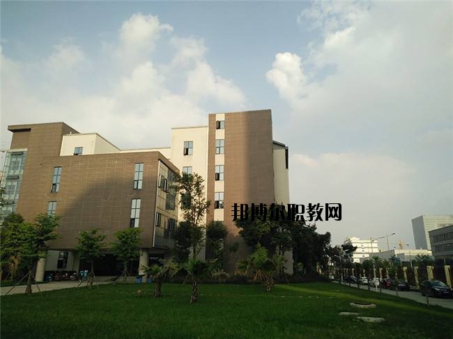四川省自貢倍樂職業(yè)技術(shù)學(xué)校2020年報名條件、招生要求、招生對象
