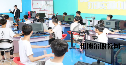 甘肅秦隴技工學(xué)校2020年報(bào)名條件、招生要求、招生對(duì)象