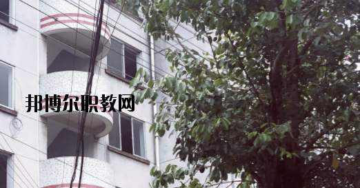 廣西工貿(mào)職業(yè)技術(shù)學(xué)校2020年報名條件、招生要求、招生對象 