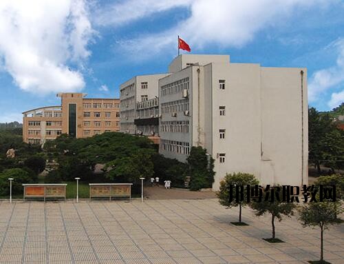 河南醫(yī)藥衛(wèi)生學(xué)校2021年報(bào)名條件、招生對(duì)象