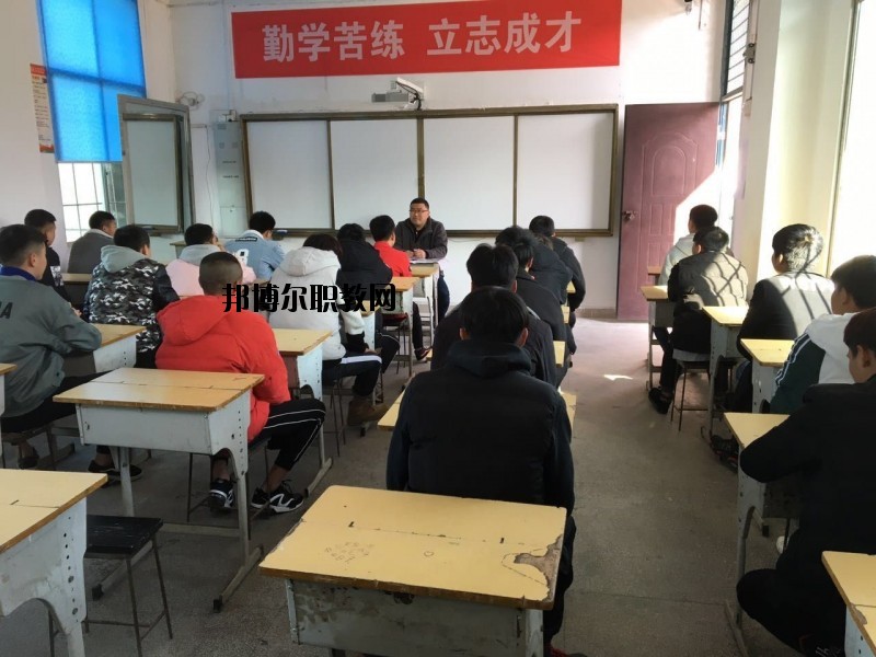 銅鼓縣職業(yè)中專學(xué)校2020年報名條件、招生要求、招生對象