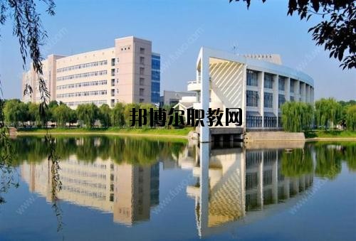 黃岡聯(lián)升職業(yè)技術學校2020年報名條件、招生要求、招生對象