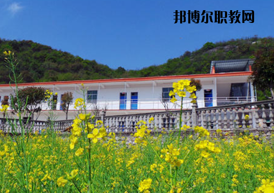 景德鎮(zhèn)傳統(tǒng)文化職業(yè)學校2020年報名條件、招生要求、招生對象