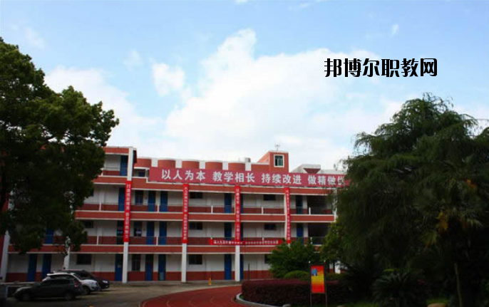 江西建筑工業(yè)學校2020年報名條件、招生要求、招生對象