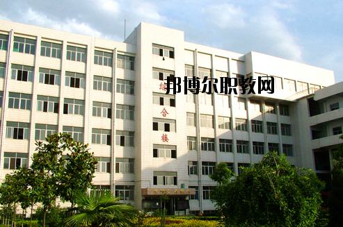 南陽文化藝術學校2021年報名條件、招生要求、招生對象