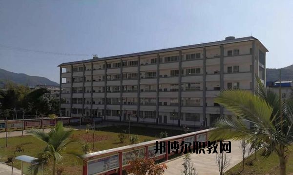 孟連縣職業(yè)高級(jí)中學(xué)2020年報(bào)名條件、招生要求、招生對象