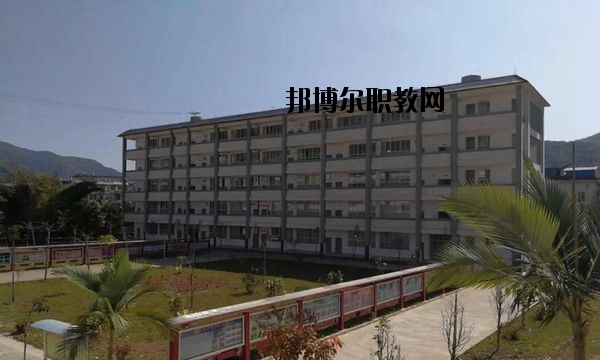 西盟縣職業(yè)高級(jí)中學(xué)2020年報(bào)名條件、招要求、招生對(duì)象