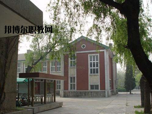 井岡山鐵道職業(yè)技術(shù)學(xué)校怎么樣、好不好