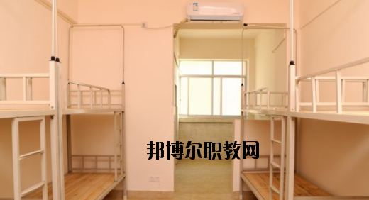 興業(yè)中等職業(yè)技術(shù)學校2020年宿舍條件 
