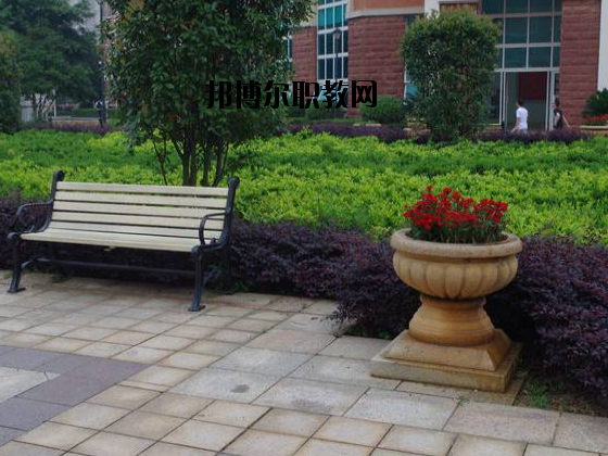 三門(mén)峽財(cái)經(jīng)學(xué)校2021年招生辦聯(lián)系電話
