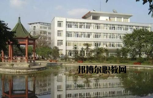 宜賓商業(yè)職業(yè)中等專業(yè)學(xué)校2020年報(bào)名條件、招生要求、招生對(duì)象