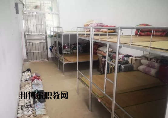 萬(wàn)安職業(yè)中等專(zhuān)業(yè)學(xué)校2020年宿舍條件