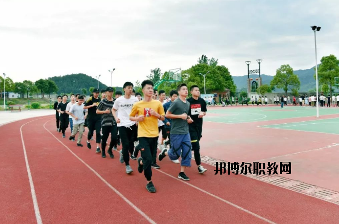 九江廬山西海藝術(shù)學(xué)校2020年報(bào)名條件、招生要求、招生對象