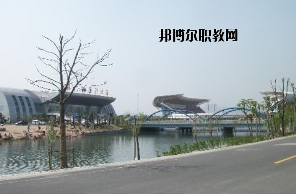 荊門現(xiàn)代學校網址網站