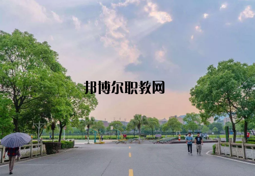新余新興產(chǎn)業(yè)工程學校怎么樣、好不好